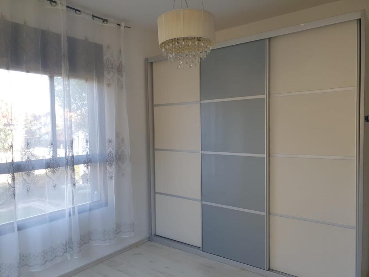 Turdeluxe Company Large 4 Bedroom Apartement In Central Rehovot Bagian luar foto